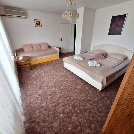Apartmaji Mojca Krize Bagian luar foto